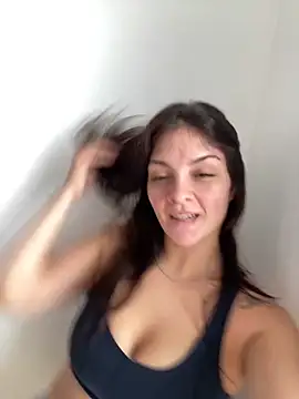 Danielaeliana online show from April 6, 5:47 pm