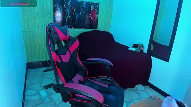 alison moon7 online show from October 4, 12:03 pm