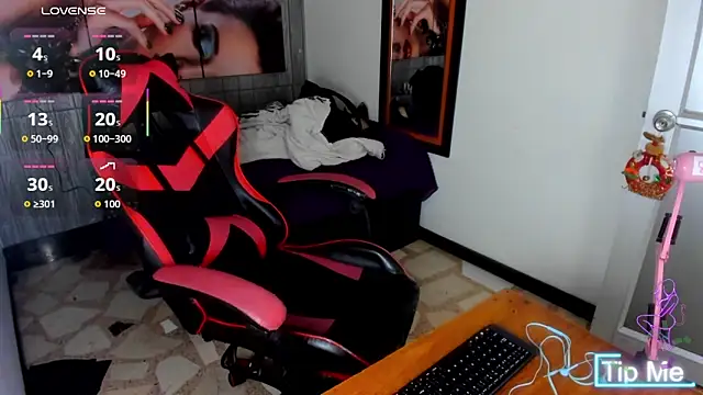 alison moon7 online show from December 4, 6:38 pm