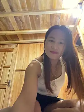Snapshot of phungtiti chatting on October 4, 1:47 am phungtiti online show from October 4, 1:47 am