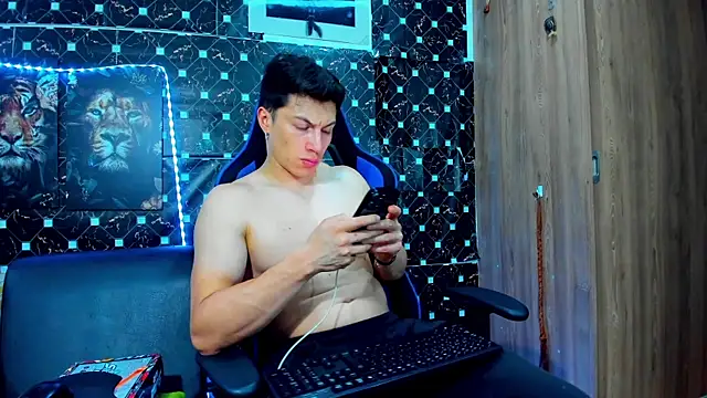 javiersexymann online show from September 18, 11:51 pm