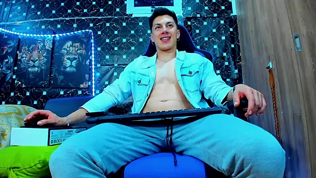 javiersexymann online show from September 25, 10:35 pm