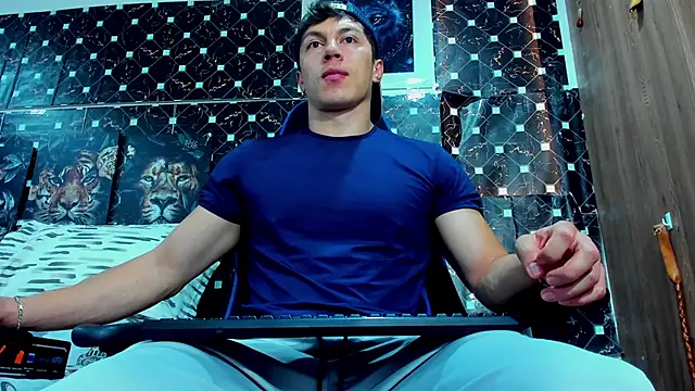 javiersexymann online show from January 14, 9:09 pm