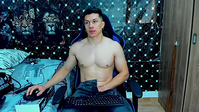 javiersexymann online show from February 6, 8:34 pm