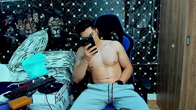 javiersexymann online show from February 23, 6:33 am