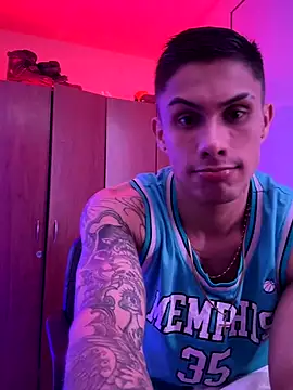 Snapshot of Manuel99boy chatting on September 21, 3:52 am Manuel99boy online show from September 21, 3:52 am