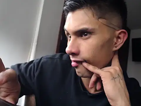 Snapshot of Manuel99boy chatting on September 27, 1:05 pm Manuel99boy online show from September 27, 1:05 pm