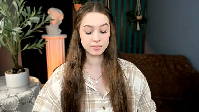 ArielSykes online show from May 6, 6:46 pm