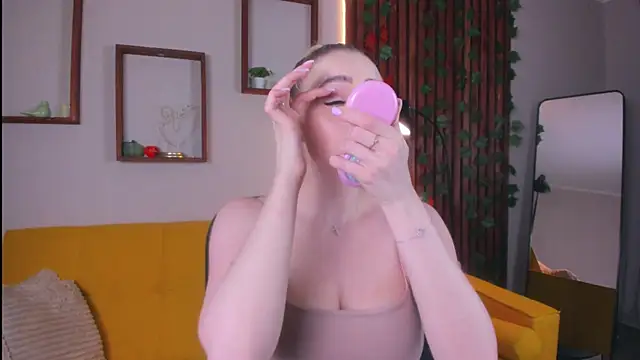 AvroraGoldie online show from December 5, 3:37 am