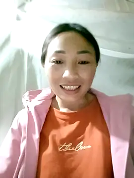 lucybaby00 online show from April 1, 1:41 pm