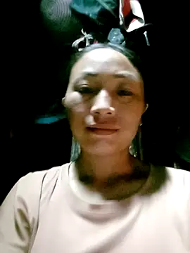 lucybaby00 online show from April 15, 12:01 pm