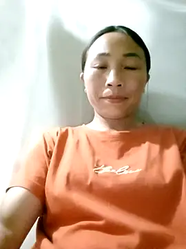 Snapshot of lucybaby00 chatting on April 16, 2:40 pm lucybaby00 online show from April 16, 2:40 pm