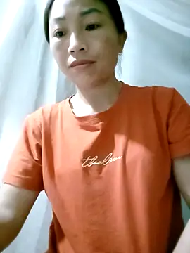 Snapshot of lucybaby00 chatting on April 16, 10:45 pm lucybaby00 online show from April 16, 10:45 pm