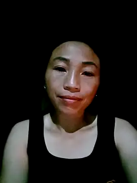Snapshot of lucybaby00 chatting on April 21, 10:34 pm lucybaby00 online show from April 21, 10:34 pm