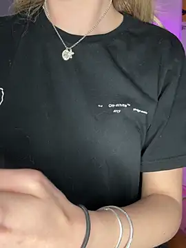 emilypeperoni online show from April 5, 5:54 pm