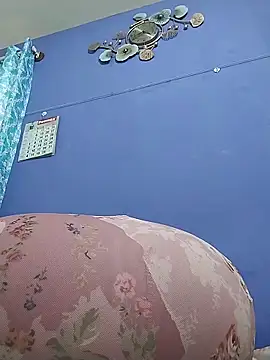 Snapshot of Hotcupale345 chatting on February 9, 11:03 am Hotcupale345 online show from February 9, 11:03 am