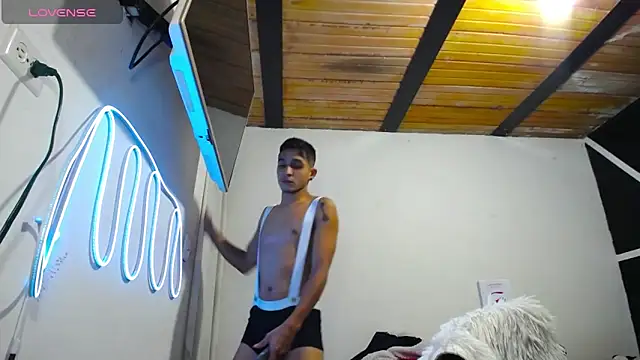 Angel latinboy online show from March 5, 1:31 am