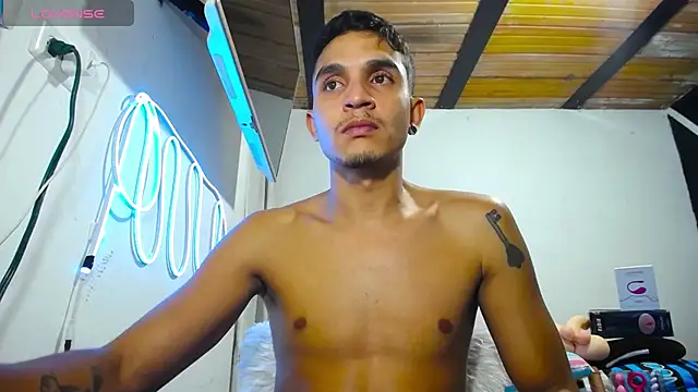 Angel latinboy online show from March 14, 2:10 am