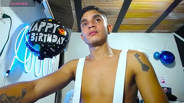 Angel latinboy online show from March 21, 2:18 am