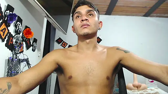 Angel latinboy online show from October 28, 11:18 pm