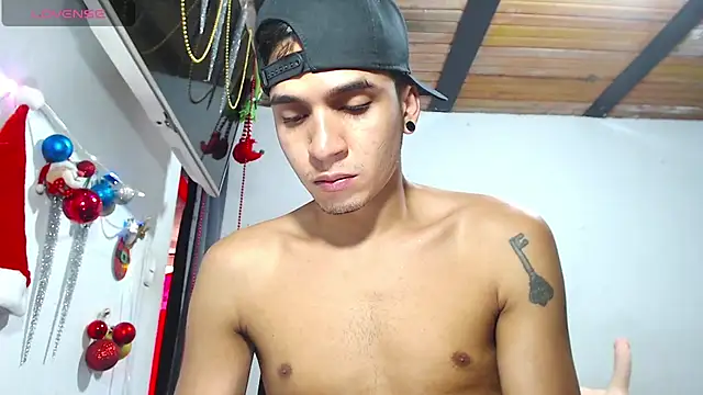 Angel latinboy online show from November 26, 1:34 pm