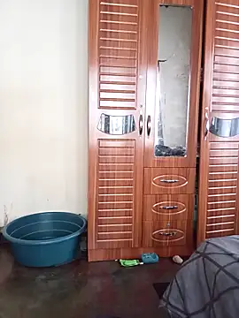 Snapshot of small_D94 chatting on February 25, 6:56 am small D94 online show from February 25, 6:56 am