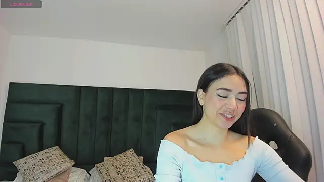 SaraWagner  online show from October 29, 12:24 am