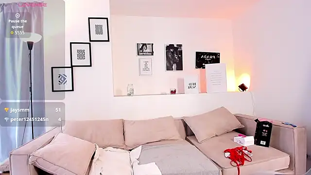 Miacorner  online show from September 28, 6:35 pm