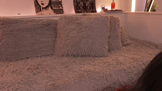 sophieee art online show from February 4, 6:47 pm