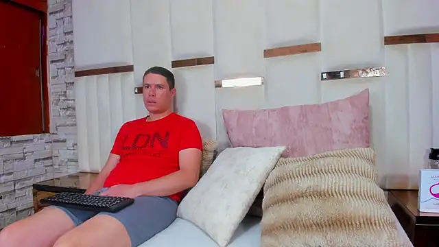 CandyandSteven online show from January 11, 3:22 am