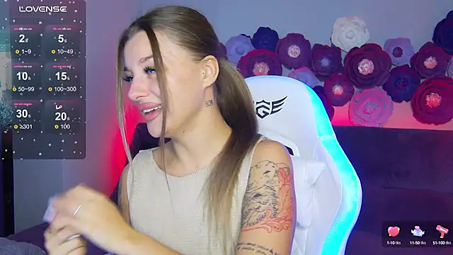 LindaBrilliant online show from September 22, 3:30 am