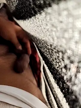 Snapshot of Sexyhotboy7inch chatting on November 17, 1:44 am Sexyhotboy7inch online show from November 17, 1:44 am