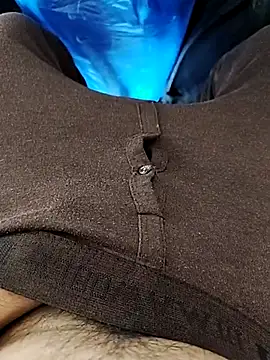 Snapshot of Sexyhotboy7inch chatting on February 15, 10:03 am Sexyhotboy7inch online show from February 15, 10:03 am