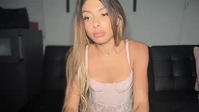 bbgurlnickii online show from September 15, 8:25 am