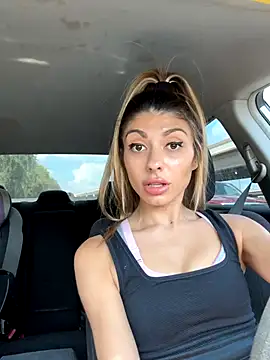 bbgurlnickii online show from September 18, 8:11 pm