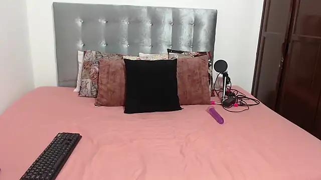 DaiishaWolf online show from September 21, 7:37 pm