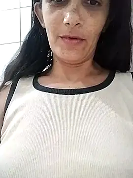 Snapshot of dan_tara chatting on February 6, 2:20 pm dan tara online show from February 6, 2:20 pm