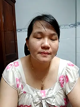  Babyrose  online show from September 24, 6:00 pm