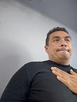 JuanStrong639 online show from March 13, 8:15 pm