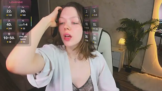 Snapshot of Lunar_Lily chatting on September 20, 5:41 am Lunar Lily online show from September 20, 5:41 am