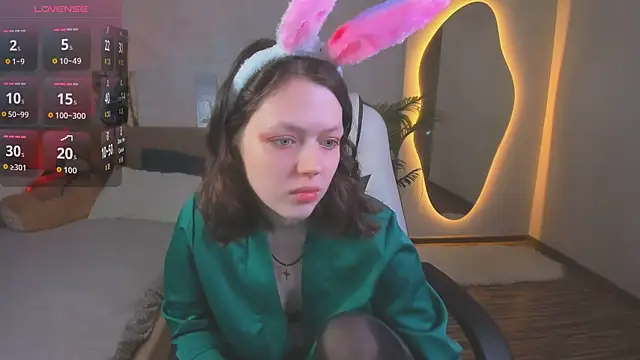 Lunar Lily online show from April 5, 5:37 am