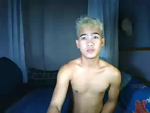 Snapshot of xx_topless chatting on November 5, 9:15 pm xx topless online show from November 5, 9:15 pm