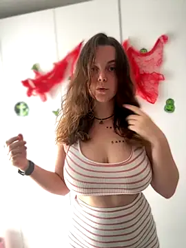 TenderLaGlamor online show from October 23, 10:58 am