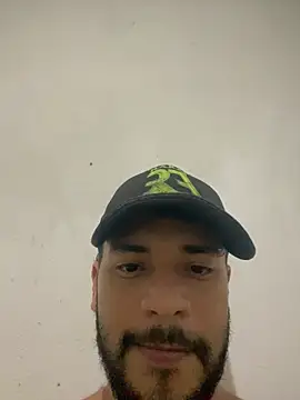 Snapshot of spiderfindom chatting on May 5, 3:36 am spiderfindom online show from May 5, 3:36 am
