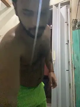 Snapshot of spiderfindom chatting on May 15, 7:32 pm spiderfindom online show from May 15, 7:32 pm