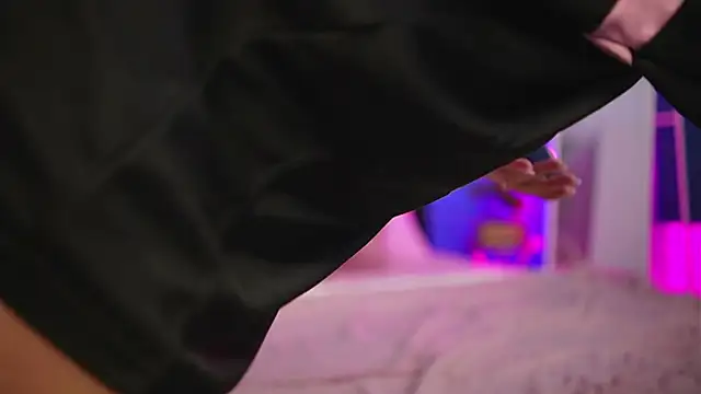 alexxisrae online show from October 2, 5:47 am