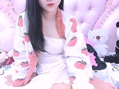 Snapshot of _ly__ chatting on February 7, 1:20 am ly online show from February 7, 1:20 am