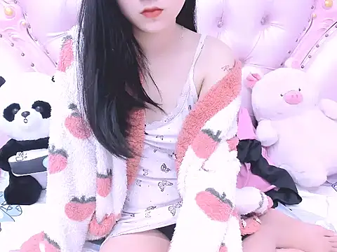 Snapshot of _ly__ chatting on February 8, 1:42 am ly online show from February 8, 1:42 am