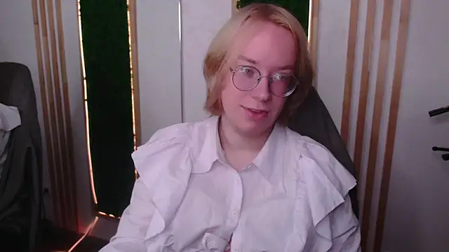 Amanda Butlerr online show from June 13, 2:04 pm