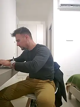 mrlyuis online show from December 16, 4:56 pm